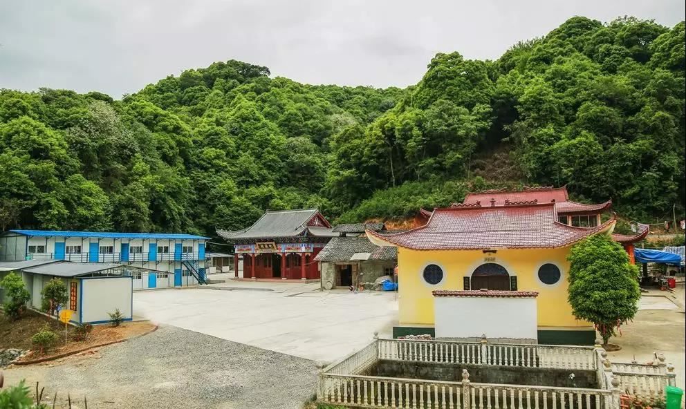 梦到下大雨是什么征兆女性