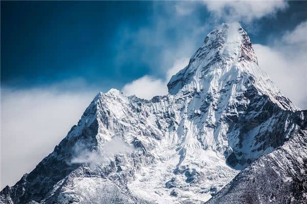 梦见女人山上有雪是什么意思