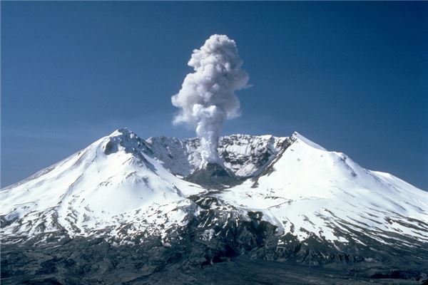 梦见火山爆发我在逃命是什么意思