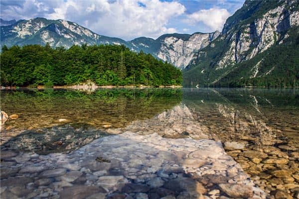 梦见清水流动是什么意思