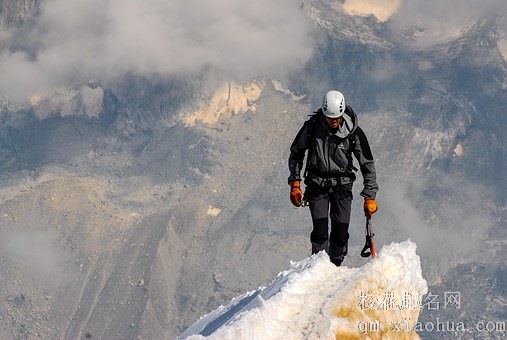 梦见爬山到山顶